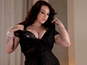 Busty Euro beauty in steamy solo session