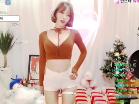 Korean beauty Winter gives a steamy blowjob and sexy dance in winter chill