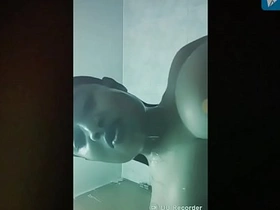 Bigo actress in steamy live bath show with tantalizing nipple play