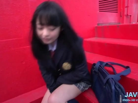 Japanese teens in short skirts - Amateur compilation