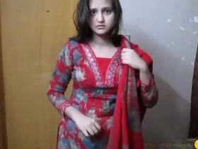 Stunning Indian spouse flaunts her ample bosom